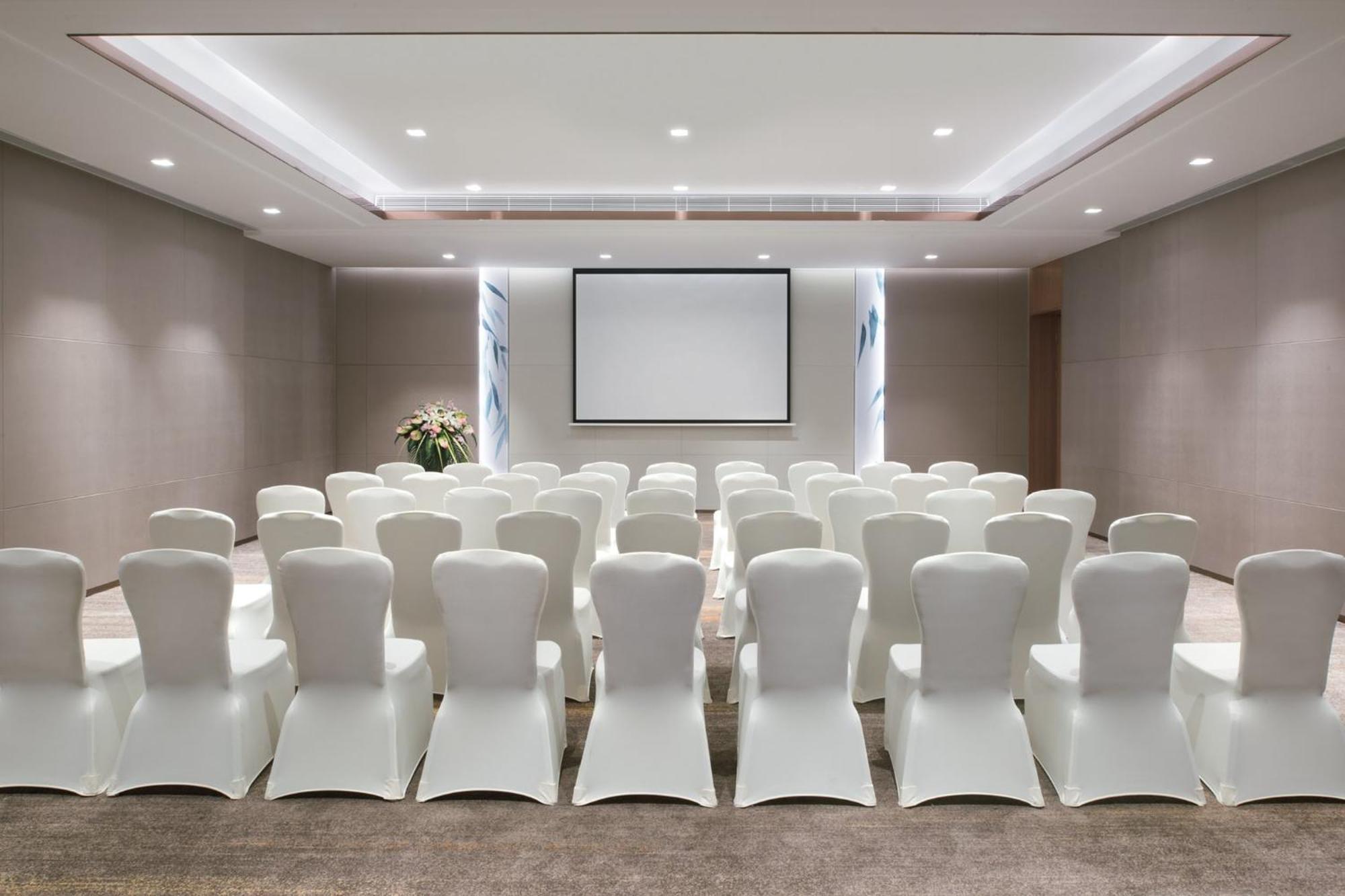 Crowne Plaza Hangzhou Qiantang - The Subway Can Reach The West Lake Scenic Area As Well As The Airport And High-Speed Rail Station, Adjacent To Jinsha Lake And Longfor Paradise Walk Экстерьер фото